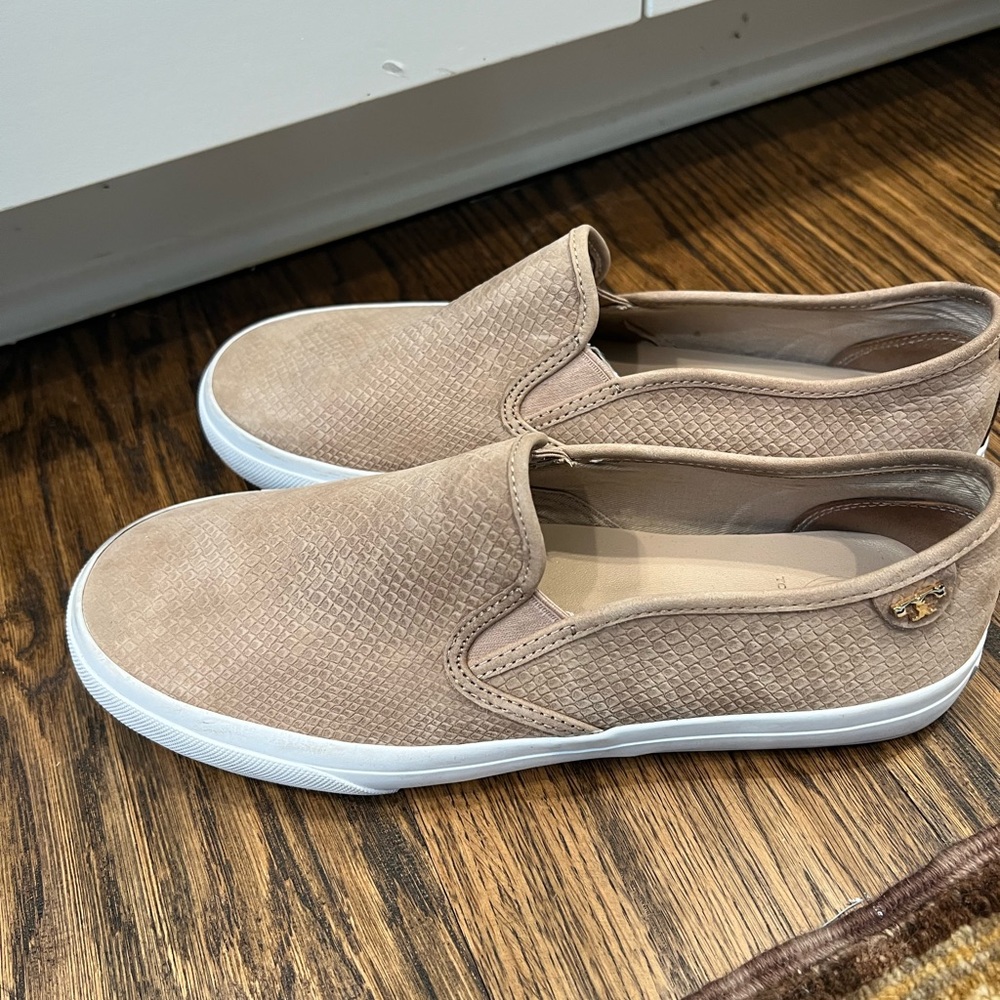 Tory burch flat sneakers!